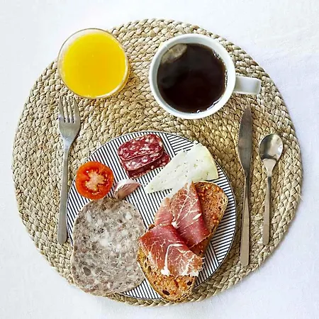La Casa Gran Bed & Breakfast