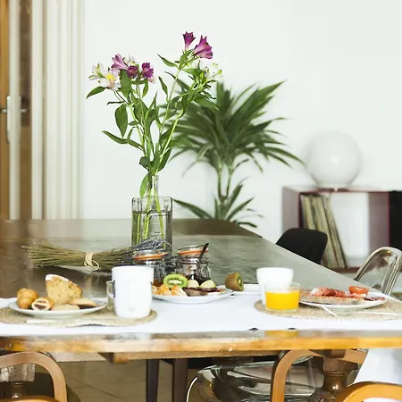 La Casa Gran Bed & Breakfast